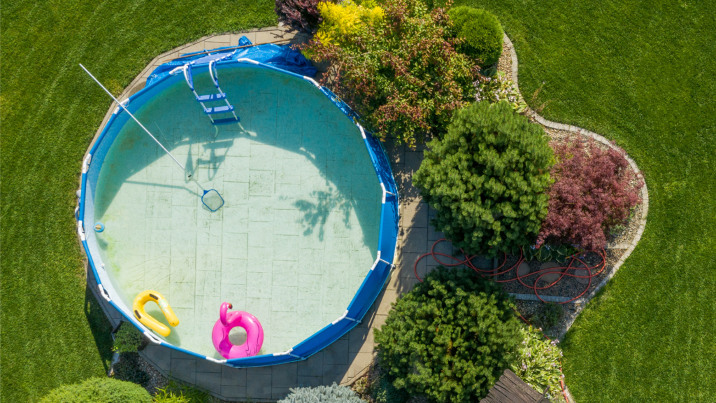 piscine hors sol bleu
